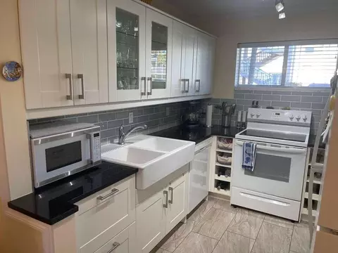 2566 S Garden Dr #108, Lake Worth, FL 33461