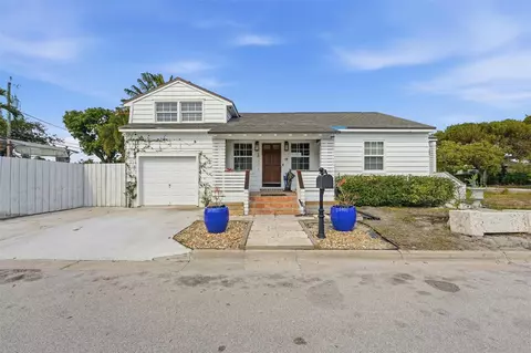 702 N 11th Ave, Lake Worth Beach, FL 33460