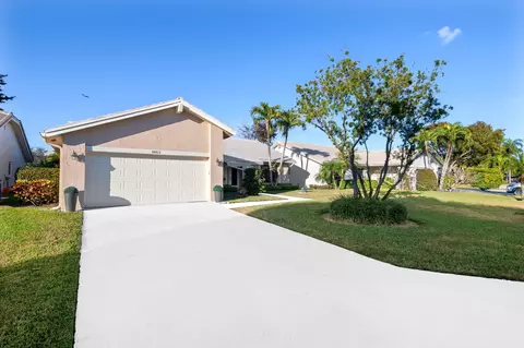 6053 Petaluma Dr, Boca Raton, FL 33433
