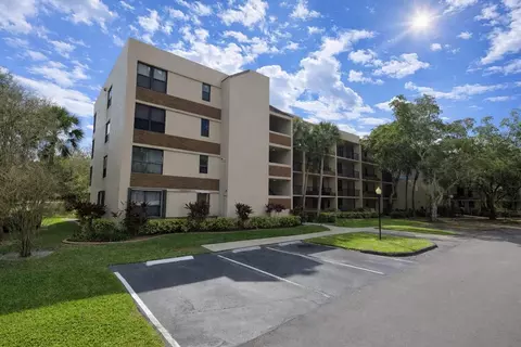 7500 NW 1st Ct #207, Plantation, FL 33317