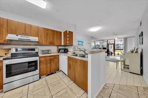 7737 NW 79th Ave #105, Tamarac, FL 33321