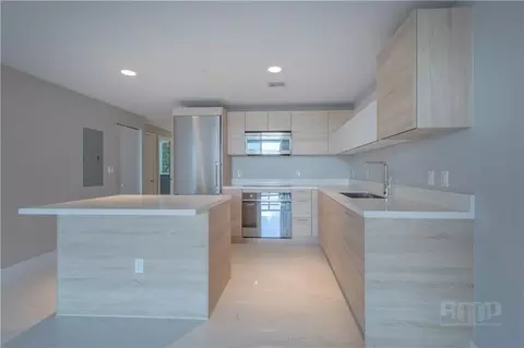 16385 Biscayne Blvd #405, Aventura, FL 33160