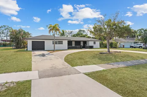 7328 Saint Andrews Rd, Lake Worth, FL 33467