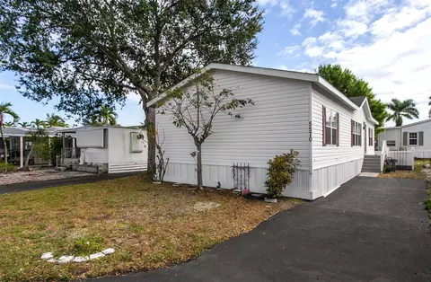 5570 SW 32nd Ter, Fort Lauderdale, FL 33312