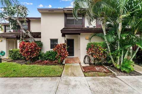 3755 Carambola Cir #3755, Coconut Creek, FL 33066