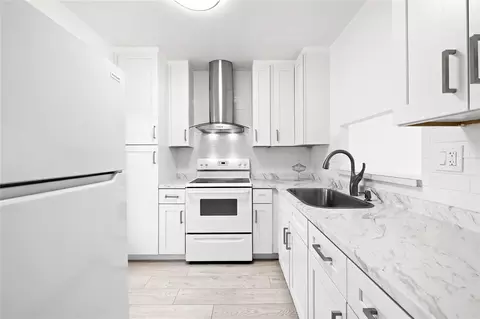 5031 W Oakland Park Blvd #309, Lauderdale Lakes, FL 33313