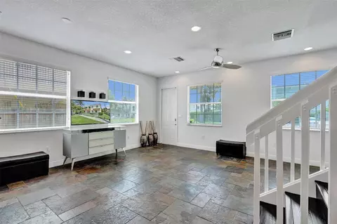 816 S Riverside Dr #816, Pompano Beach, FL 33062