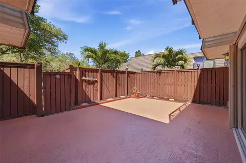 2734 SW 15th St, Deerfield Beach, FL 33442