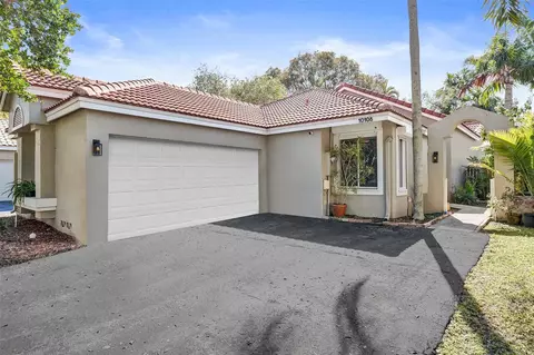 10108 NW 4th St, Plantation, FL 33324