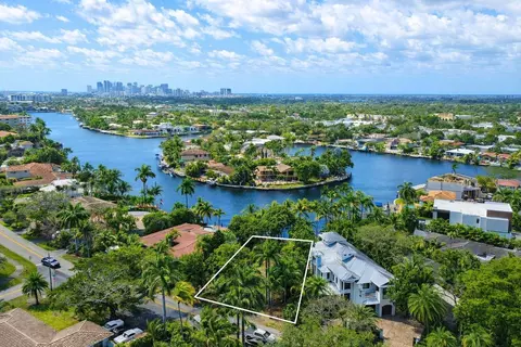 2405 Middle River Dr, Fort Lauderdale, FL 33305