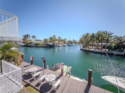 2430 NE 135th St #302, North Miami, FL 33181