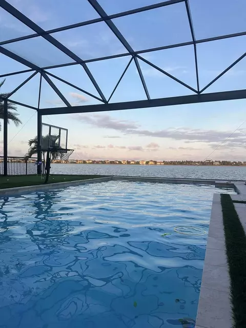 8550 W Parkland Bay Trl, Parkland, FL 33076