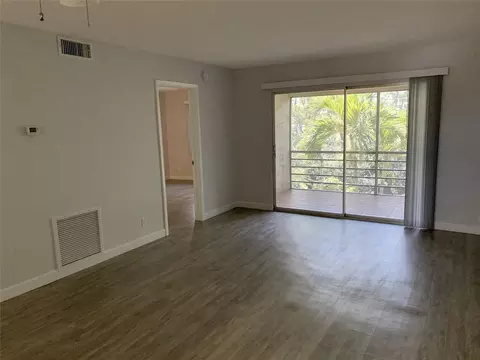 1400 NE 57th St #304, Fort Lauderdale, FL 33334