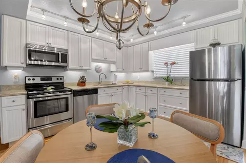 5250 Las Verdes Cir #313, Delray Beach, FL 33484