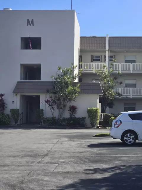 6870 Royal Palm Blvd #207M, Margate, FL 33063