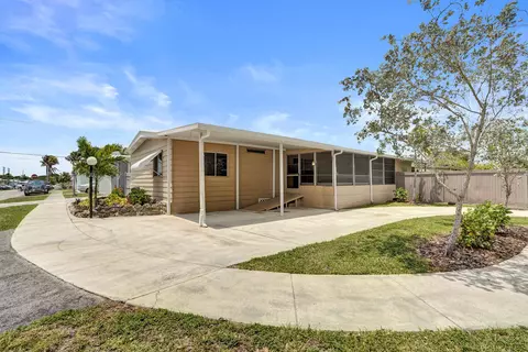 21411 NW 3rd St, Pembroke Pines, FL 33029
