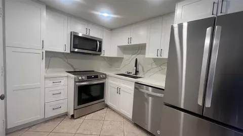 4000 N Hills Dr #28, Hollywood, FL 33021