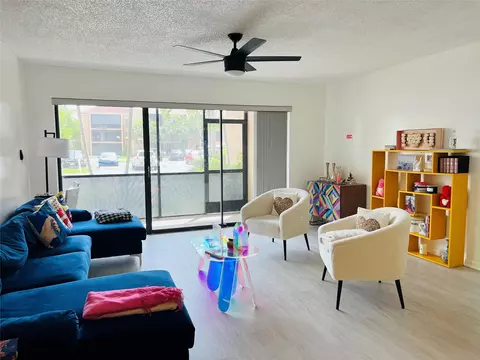 4040 N Hills Dr #7, Hollywood, FL 33021