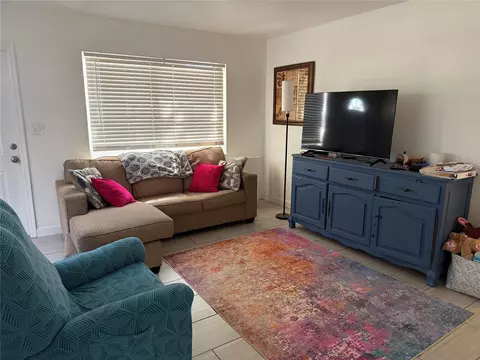 Living - 817 SE 9th St, Okeechobee, FL 34974 photo 1 of 3