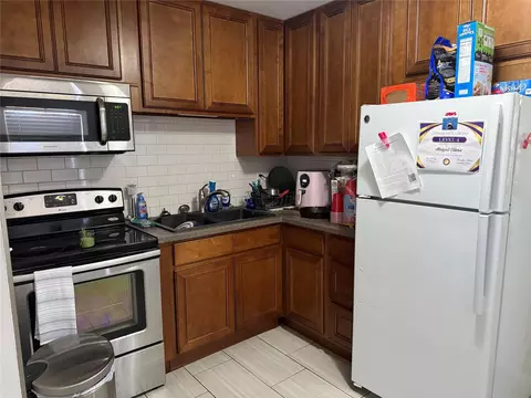 Kitchen - 817 SE 9th St, Okeechobee, FL 34974 photo 1 of 1