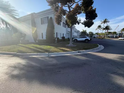 140 Cypress Club Dr #422, Pompano Beach, FL 33060