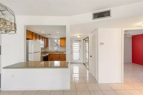 8081 N Sunrise Lakes Dr #203, Sunrise, FL 33322