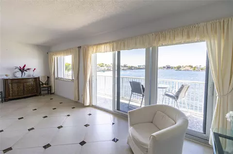 1201 S Riverside Dr S #206, Pompano Beach, FL 33062