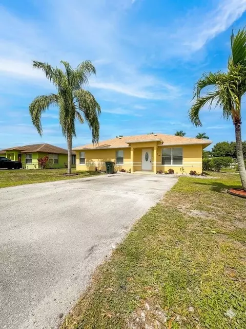1009 SW Avenue E Pl, Belle Glade, FL 33430