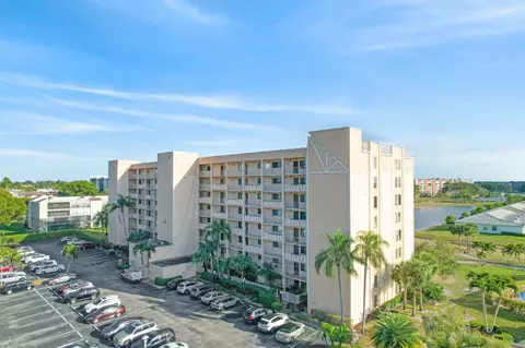 6866 Huntington Ln #304, Delray Beach, FL 33446