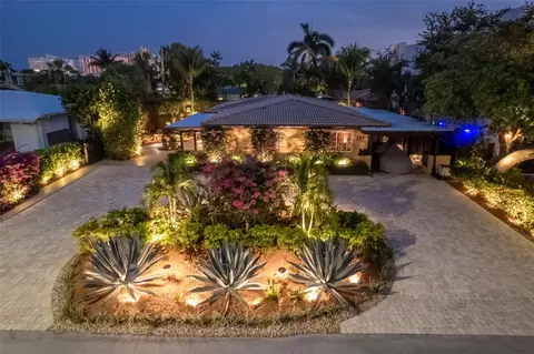 258 Basin Dr, Lauderdale By The Sea, FL 33308