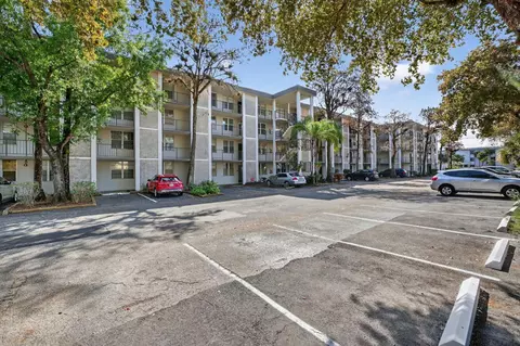 4898 NW 29th Ct #315, Lauderdale Lakes, FL 33313