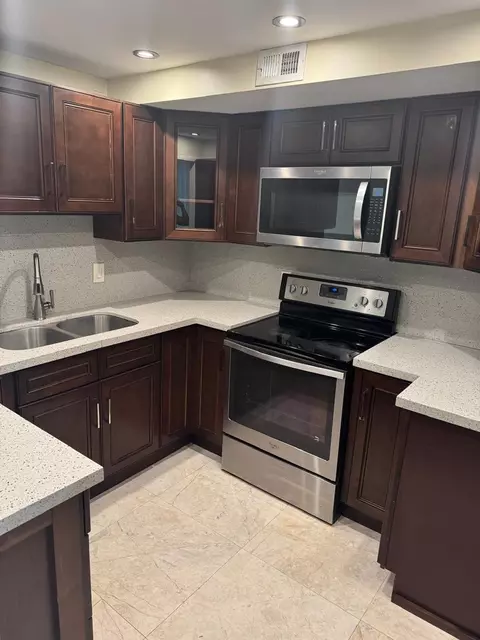 7041 Environ Blvd #326, Lauderhill, FL 33319