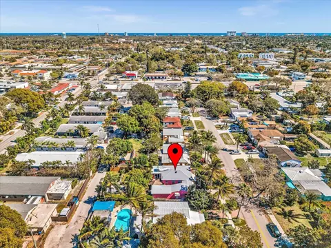 1835 Roosevelt St, Hollywood, FL 33020