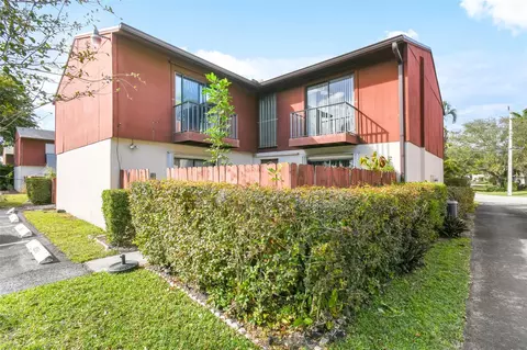 4350 Lilac St #B, Palm Beach Gardens, FL 33410