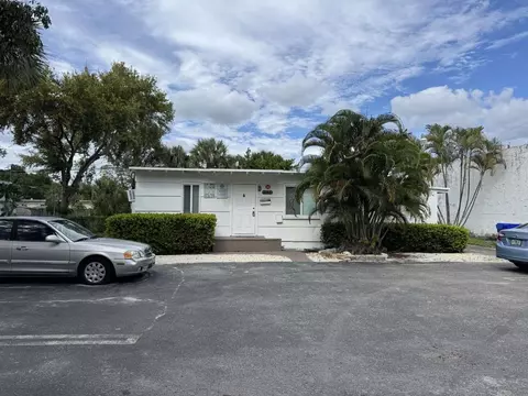 211 SW 2nd Ct, Pompano Beach, FL 33060