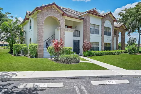 8049 Aberdeen Dr #101, Boynton Beach, FL 33472