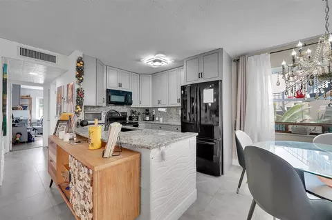 163 Flanders D #163, Delray Beach, FL 33484