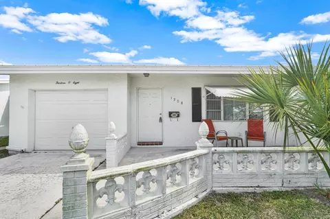 1308 SW 18th St, Boynton Beach, FL 33426