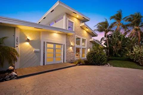 2675 NE 24th St, Lighthouse Point, FL 33064