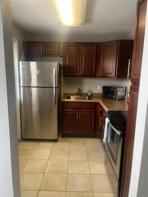 600 NE 2nd St #207, Dania Beach, FL 33004