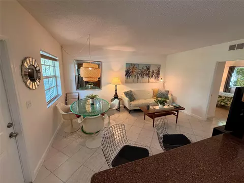 2660 NE 8th Ave #307, Wilton Manors, FL 33334