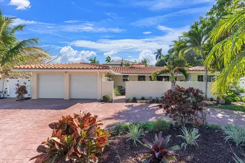 2740 NE 21st Ct, Fort Lauderdale, FL 33305