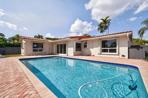 1762 NE 38th St, Oakland Park, FL 33334