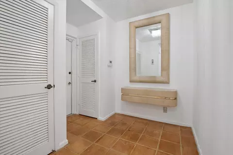 4110 W Palm Aire Dr #101B, Pompano Beach, FL 33069