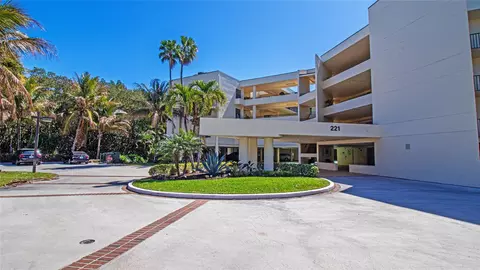 221 NE Plantation Rd #213, Stuart, FL 34996