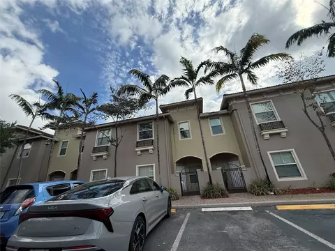 2851 W Prospect Rd #207, Tamarac, FL 33309