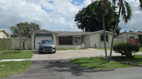 3948 NW 39 Ave, Lauderdale Lakes, FL 33309