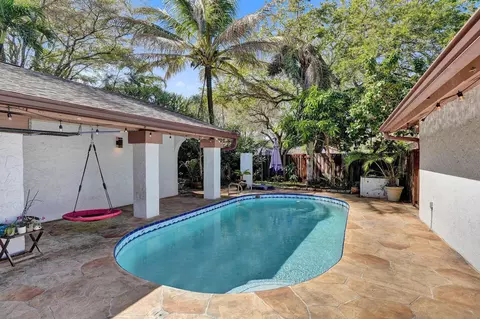 43 Birch Dr, Hollywood, FL 33026