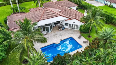 8618 Sawpine Rd, Delray Beach, FL 33446