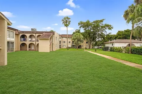 2710 Riverside Dr #106-A, Coral Springs, FL 33065